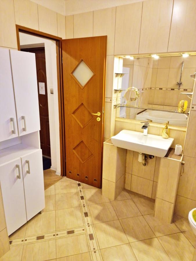 Kochanowskiego Apartment ชวีโนวิชแจ ภายนอก รูปภาพ