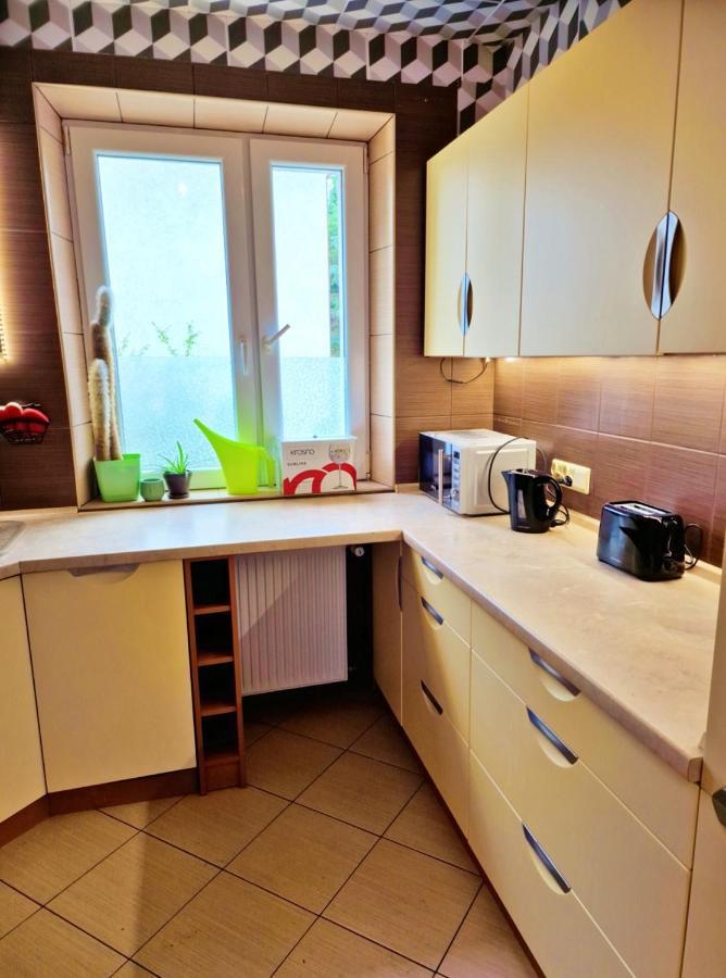 Kochanowskiego Apartment ชวีโนวิชแจ ภายนอก รูปภาพ